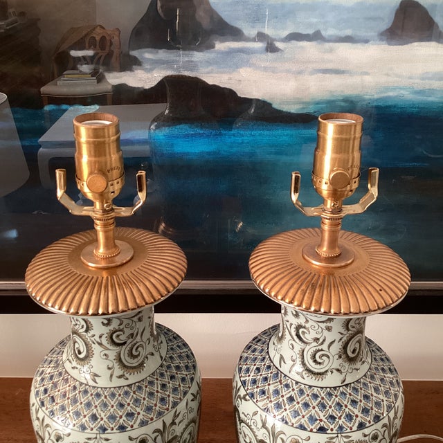 1960s Pair of Frederick Cooper Attributed Ceramic and Brass Table Lamps - Fully Restored For Sale - Image 4 of 7