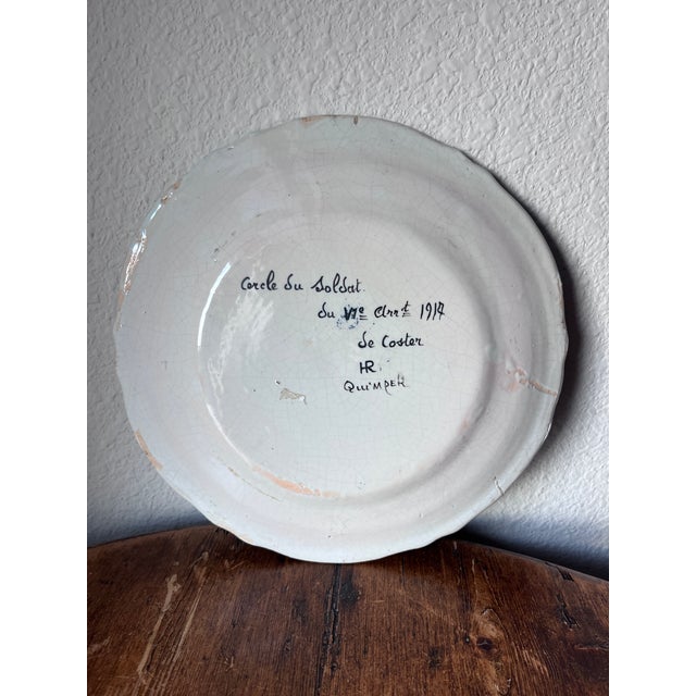 French Provincial Antique 1917 Hr Quimper Assiettes Du Cercle Du Soldat/Circle of the Soldier of the 6th Arrt Faience Plate Anastasie or Anastacia, War Plates For Sale - Image 3 of 9