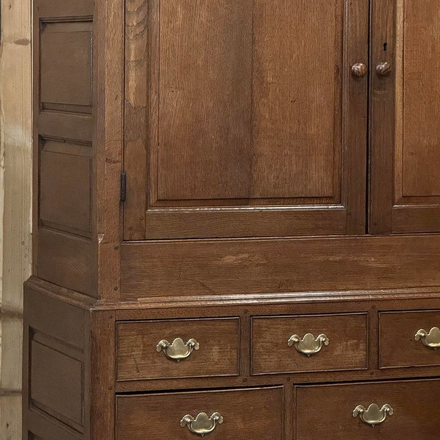 18th Century Georgian Period English Oak Linen Press For Sale In Dallas - Image 6 of 18