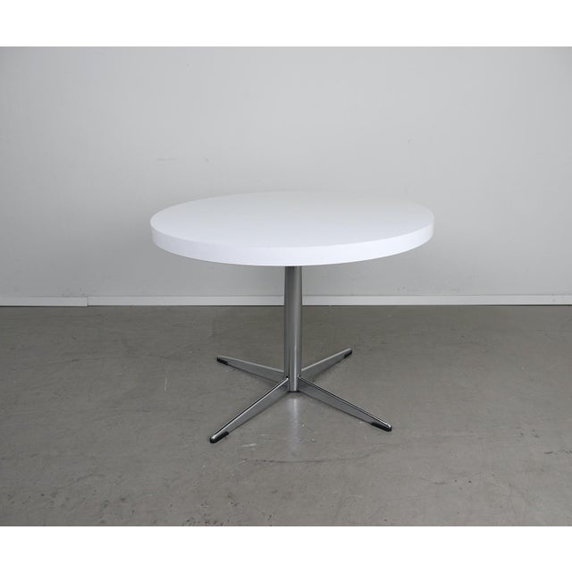 White Round Side Table with Chrome-Plated Cross Base, Germany, 1970s For Sale - Image 10 of 10