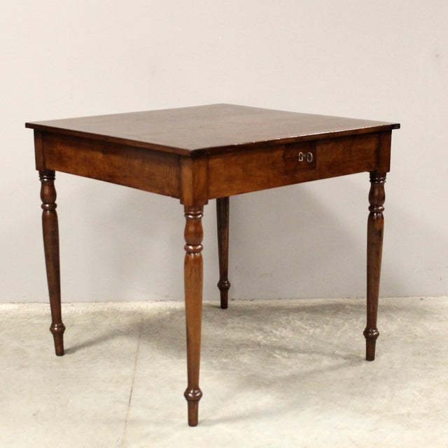 19th Century Italian Dining Table in Walnut For Sale - Image 3 of 12