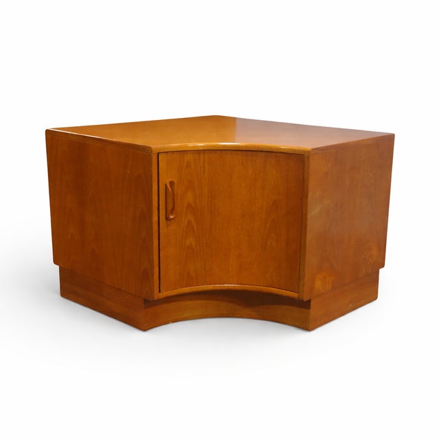 Mid-Century Modern Teak Corner Cabinet Unit from G-Plan, 1970s For Sale - Image 11 of 11