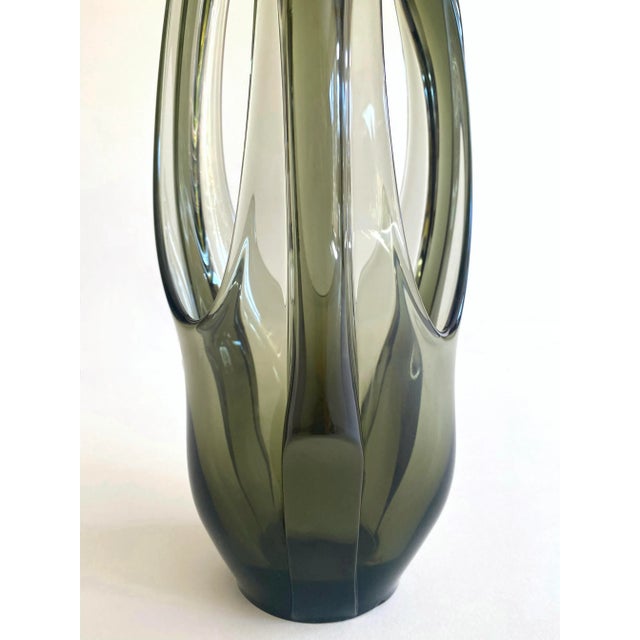 Vintage Mid Century Modernist Smoke Gray Art Glass Sculptural Three Point Abstract Flame Vase For Sale - Image 11 of 13