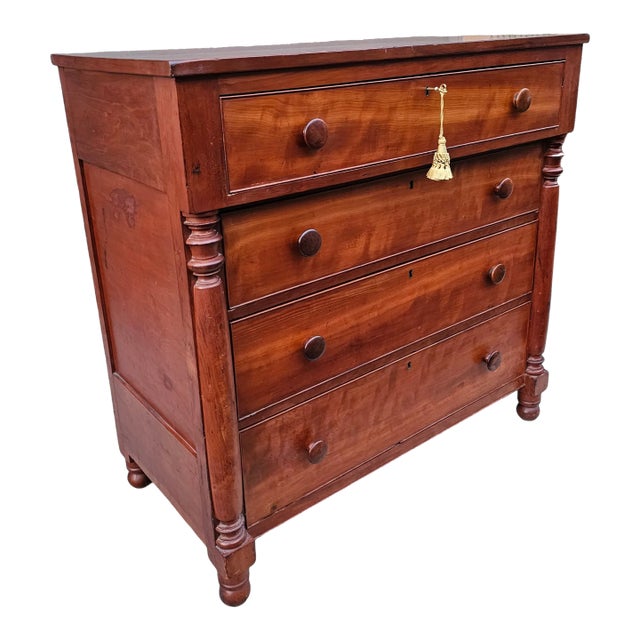 Antique 19th Century American Chest of Drawers For Sale