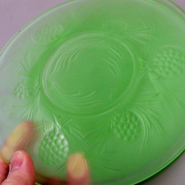 Glass Art Deco Jobling Jade Green Fircone Uranium Glass Plates, 1930s, Set of 6 For Sale - Image 7 of 13