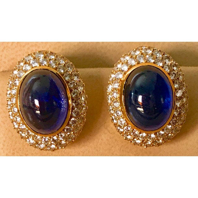 AGL Certified Natural Ceylon Sapphire Cabochon Stud / Clip Earring 18 Kt Gold For Sale - Image 18 of 18