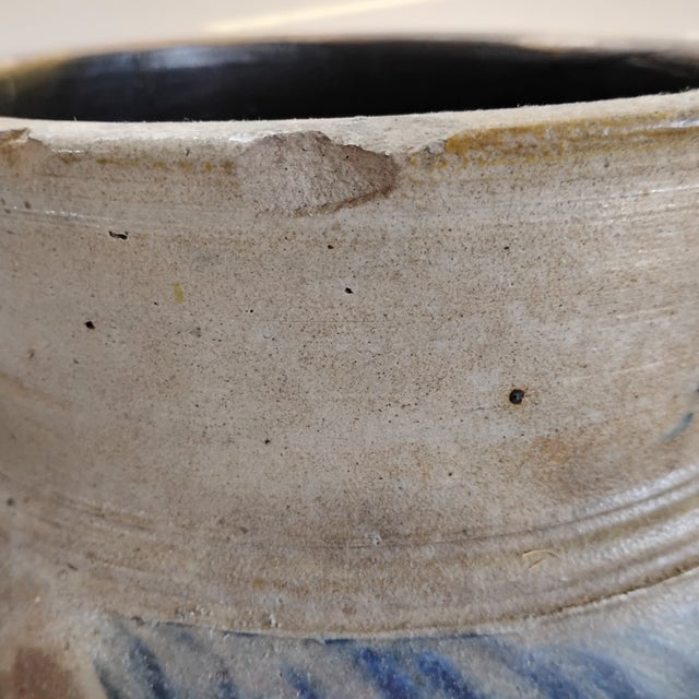 Antique Late 19th Century New England 2 Gal Churn With Cobalt Blue Tulips For Sale - Image 11 of 17