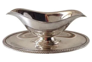Vintage C.1970's Silverplate Gravy Boat With Attached Underplate