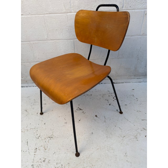 Set of Six Vintage Molded Plywood and Metal Chairs For Sale In New York - Image 6 of 14