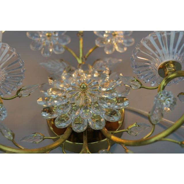 1960s German Floral Wall Sconce in Crystal and Brass by Palwa for Palme & Walter, 1960s For Sale - Image 5 of 18