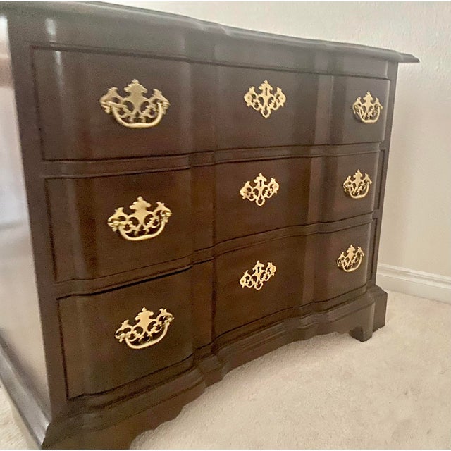 Vintage Drexel Heritage Winfield Ward Chippendale Style Mahogany 3-Drawer Blockfront Chest Excellent Condition.. For Sale - Image 11 of 17