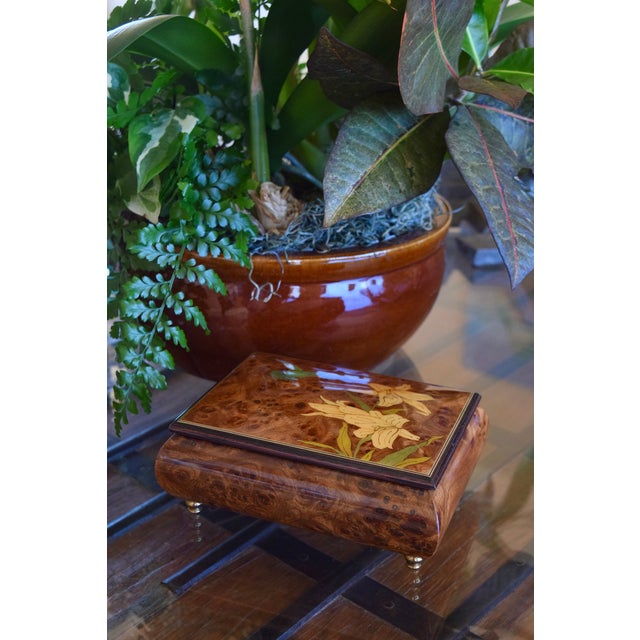 Wood Italian Sorrento Inlaid Hummingbird Musical Box For Sale - Image 7 of 7