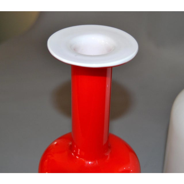 Per Lutken Holmegaard 2 Danish Modern Hand-Blown Otto Bauer Gulv Vase in Red & Milk Glass by Holmegaard For Sale - Image 4 of 12