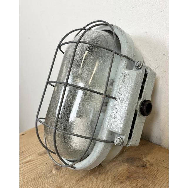 Industrial Cast Aluminium Wall Light with Frosted Glass from Elektrosvit, 1970s For Sale - Image 11 of 17