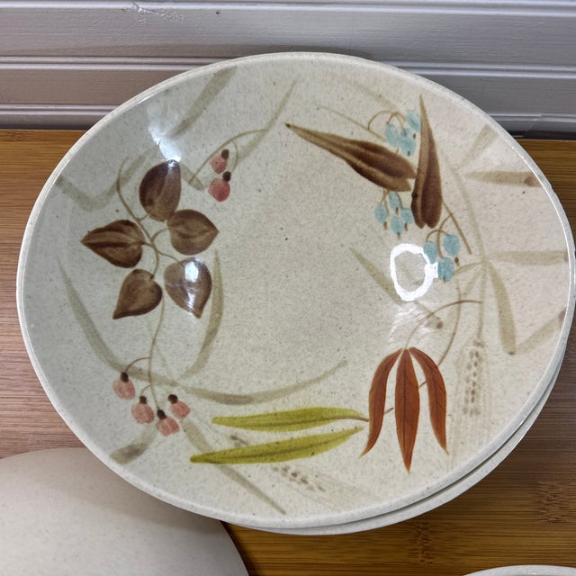 Red Wing Pottery 1950s Set of 4 Mid-Century Modern Red Wing Pottery "Random Harvest" Round Vegetable Serving Pasta Bowls For Sale - Image 4 of 7