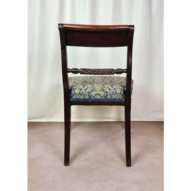 Early 19th Century Restored 1820s Regency Mahogany Tablet-Back Side Chair in William Morris Floral For Sale - Image 5 of 12