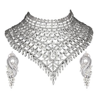 Natural Diamond Necklace & Earring Suite With 135.87 Ct Diamond in 18k Gold For Sale