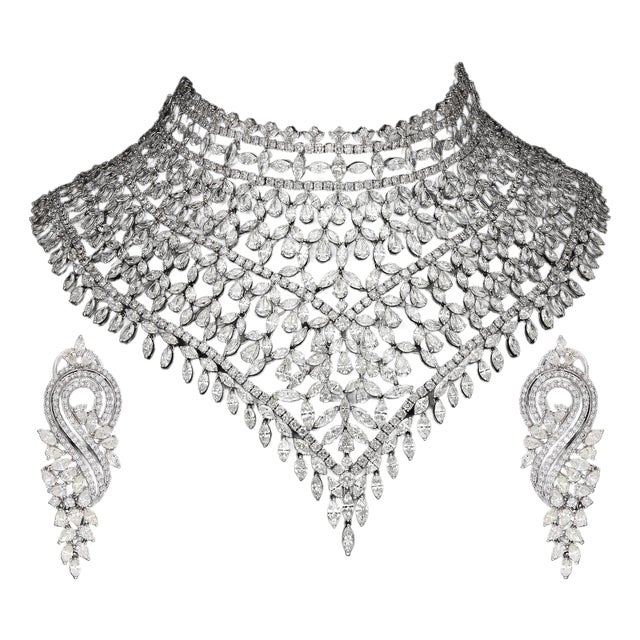 Natural Diamond Necklace & Earring Suite With 135.87 Ct Diamond in 18k Gold For Sale
