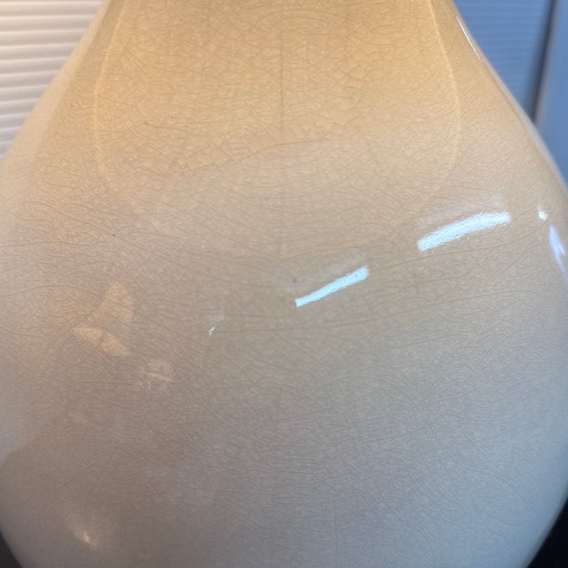 Mid 20th Century Gourd Shaped Crackle Finish Table Lamp, Cream For Sale - Image 10 of 11