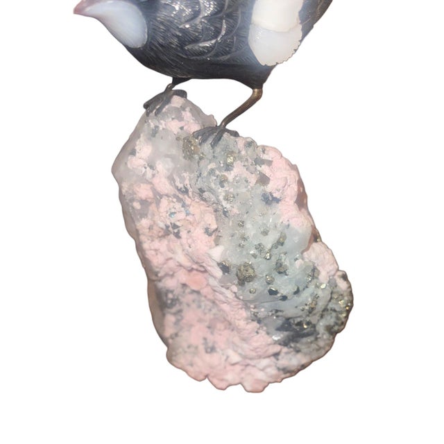 Modern Idar-Oberstein Gemstone Oriole on Quartz Base Sculpture. Germany, 20th Century. For Sale - Image 3 of 9