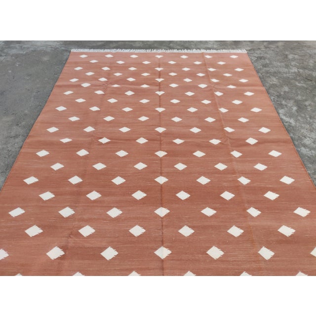 Tan Handmade Cotton Vegetable Dyed Reversible Leaf Pattern Area Rug, Tan and White - 9'x12' For Sale - Image 8 of 11