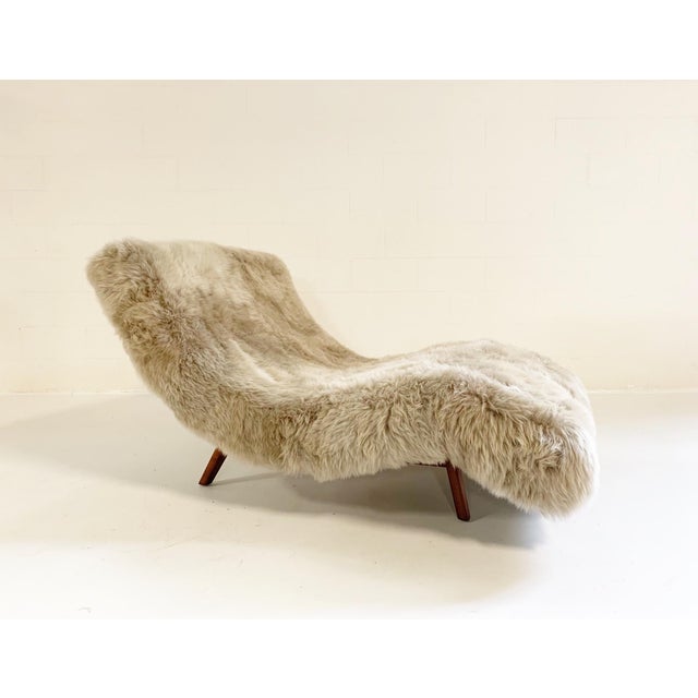 Adrian Pearsall Style Wave Chaise Lounge in New Zealand Sheepskin For Sale - Image 4 of 5