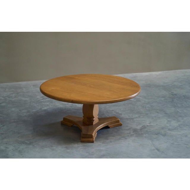 A wonderful Abraham Sprij 'Siegfried' Coffee Table in Solid Oak. The Netherlands, 1960s. This round coffee table in solid...