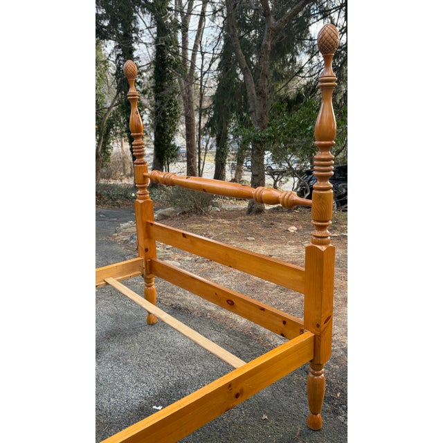 1980s Vintage Bassett Carved Pineapple Four Poster Pine Bed - Queen Size For Sale - Image 5 of 12