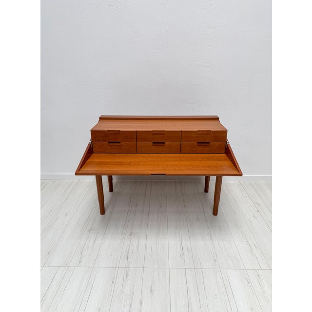 Elegant secretary desk designed by antonio citterio for b&b italia around 1985. Crafted in cherry wood, the design...