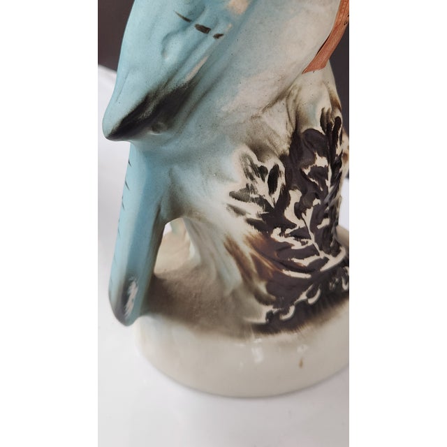 This vintage Jim Beam “Beam’s Trophy” Blue Jay decanter dates to the late 1960s–early 1970s and exemplifies the golden era...