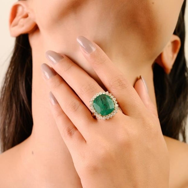 Green 9.17 Ct Zambian Emerald Art Deco Cocktail Ring With Halo Diamonds in 14k Solid Gold Size 7 For Sale - Image 8 of 17