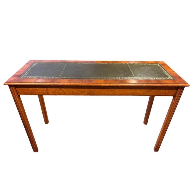 English Yew Table with Green Leather For Sale - Image 4 of 4