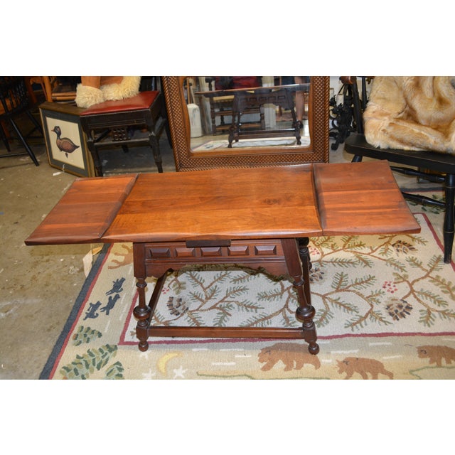 1940s Attributed to Kittinger Carved Walnut Wooden Coffee Table W/ Extending Leaves For Sale - Image 9 of 15