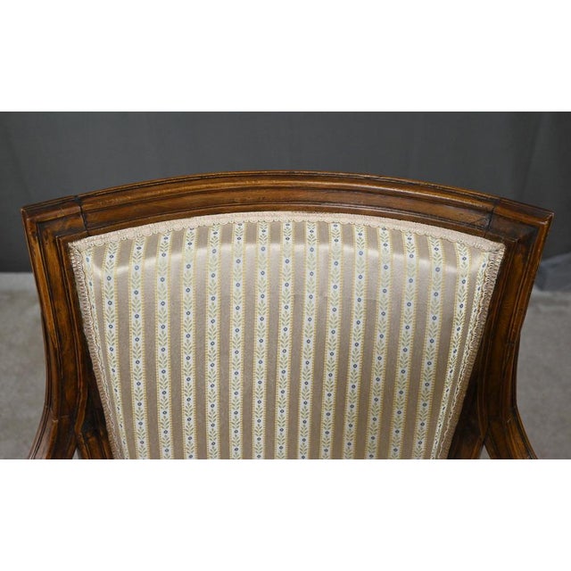 Louis XVI Cabriolet Chair in Beechwood, 1700s For Sale - Image 12 of 18