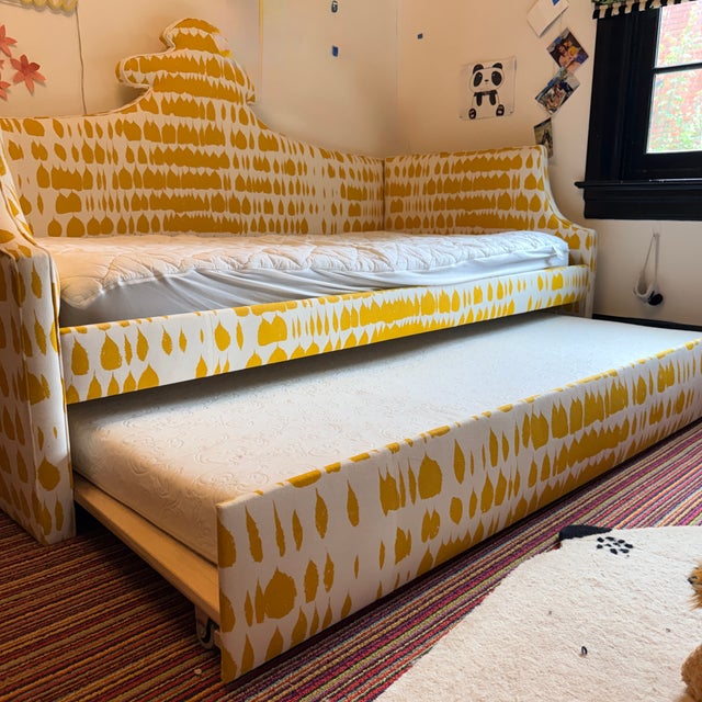 Schumacher "Queen of Spain" Daybed With Trundle For Sale - Image 10 of 10