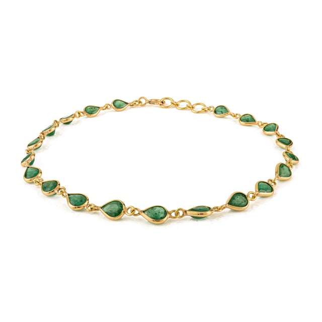 3.7 Carat Zambian Emerald Bracelet Crafted in 18k Yellow Gold Gift for Mom For Sale - Image 4 of 18