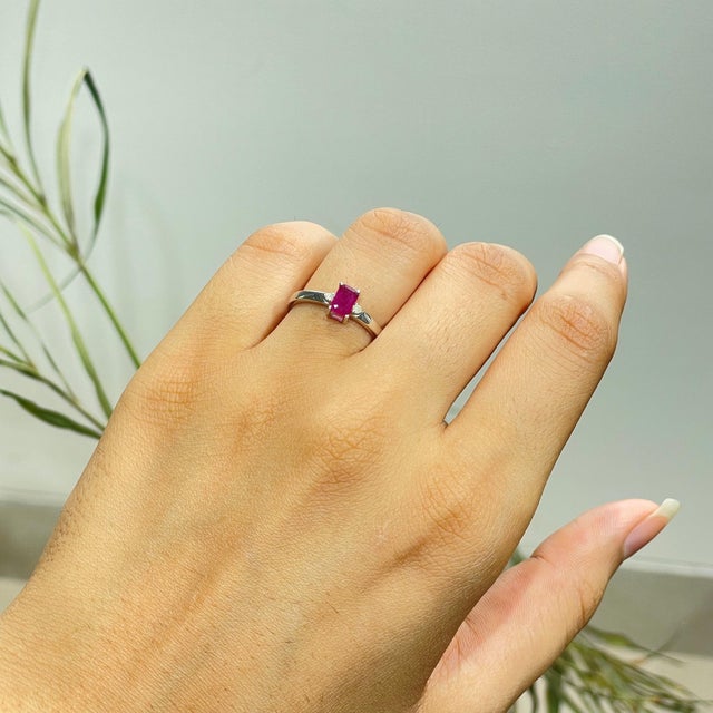 Dainty 0.69 Ct Octagon Ruby & Diamond Three Stone Ring in 925 Sterling Silver Size 6 For Sale - Image 4 of 14