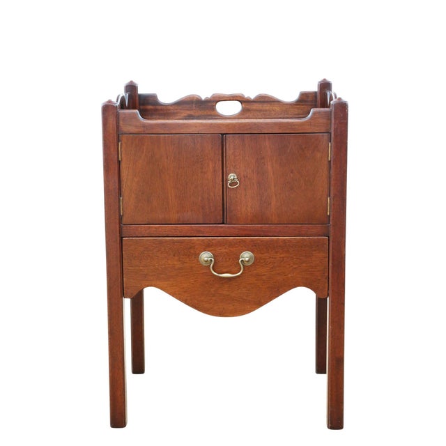 Antique Georgian Revival Mahogany Bedside Tables, 1950s, Set of 2 For Sale - Image 11 of 12