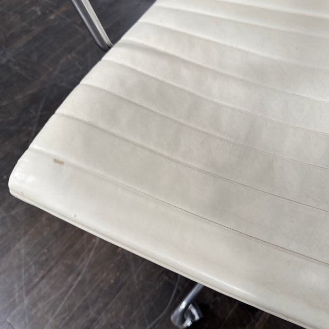 Charles + Ray Eames for Herman Miller Eames Aluminum Group Management Chair For Sale - Image 10 of 12