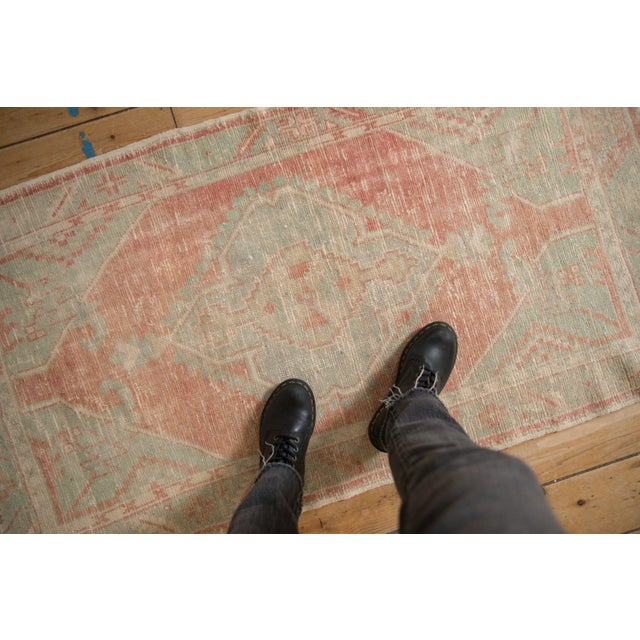 :: Diamond shaped center medallion with interior minor medallion in stepped contour atop an open field with corner...