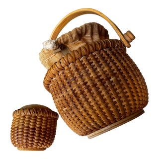 Vintage Nantucket Woven Sewing Basket With Moving Handle, Drawstring Liner & Matching Pin Cushion For Sale