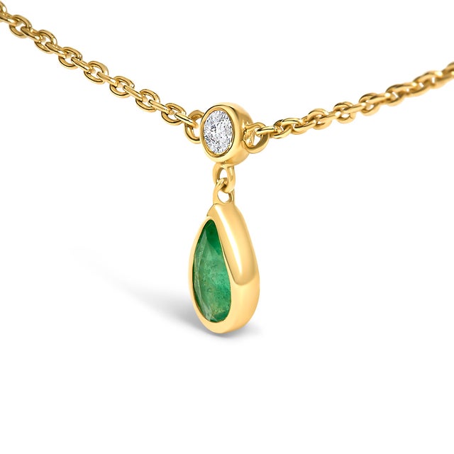 Contemporary 10K Yellow Gold Dangling 5x3 mm Green Emerald and Diamond Station Necklace - 18" Inches For Sale - Image 3 of 5