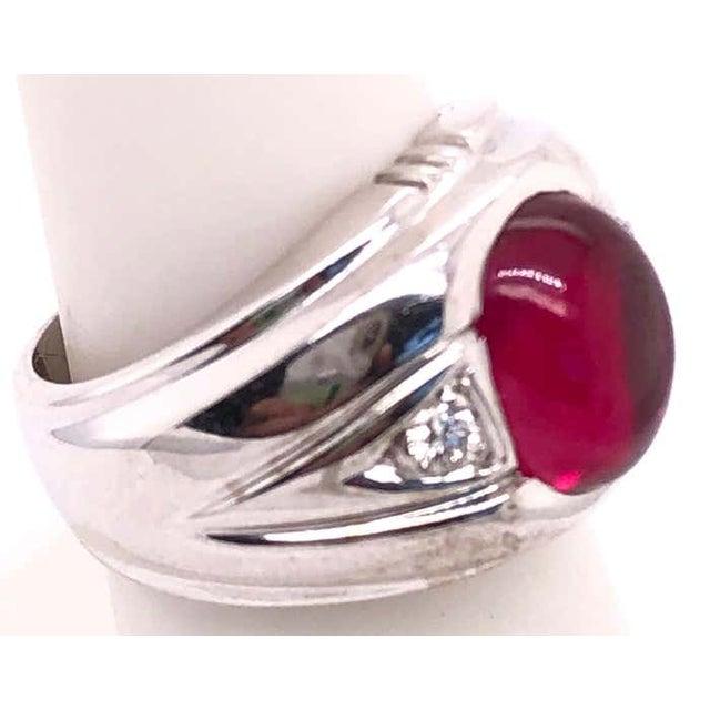 2010s 14 Karat White Gold Dome Ring With Garnet Cabochon and Diamond Accents For Sale - Image 5 of 8