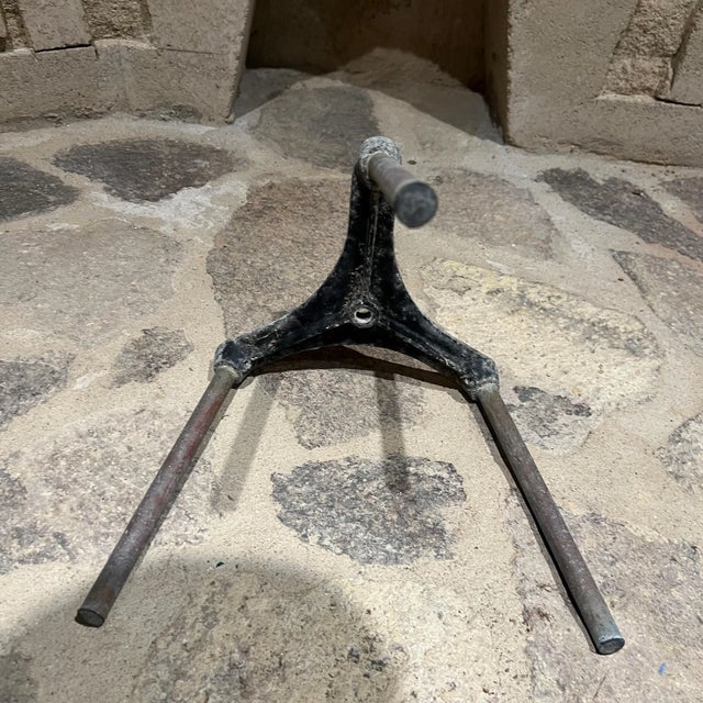 1950s Mid-Century Modern Tripod Planter Pedestal Stand in Patinated Aluminum For Sale - Image 4 of 9