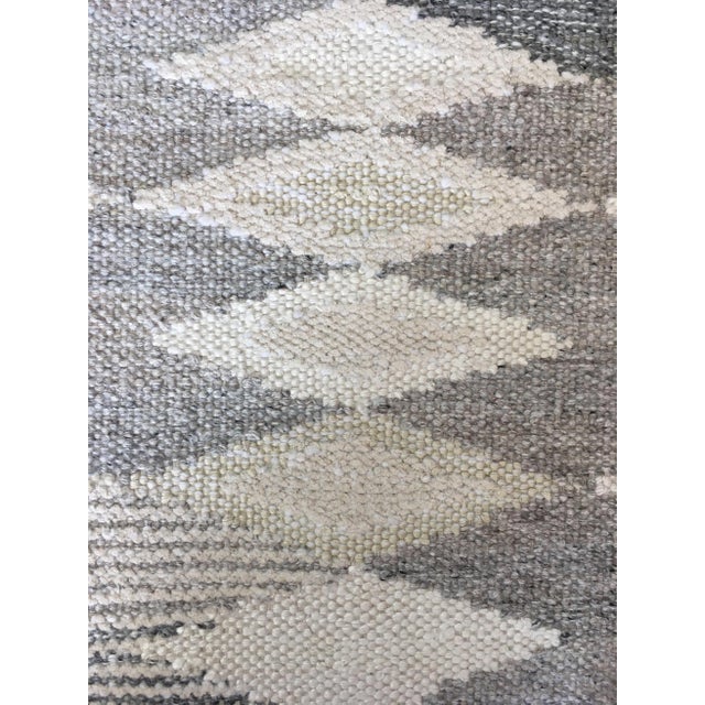 Mid-Century Modern Contemporary Scandinavian Wool Rug in Gray With Geometric Pattern For Sale - Image 3 of 6