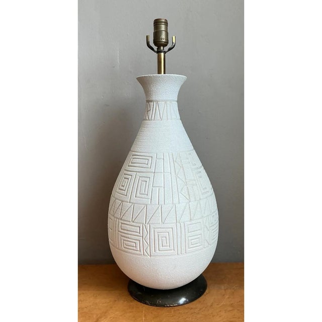 Mid-Century Modern Vintage Mid-Century Modern White Ceramic Table Lamp For Sale - Image 3 of 12
