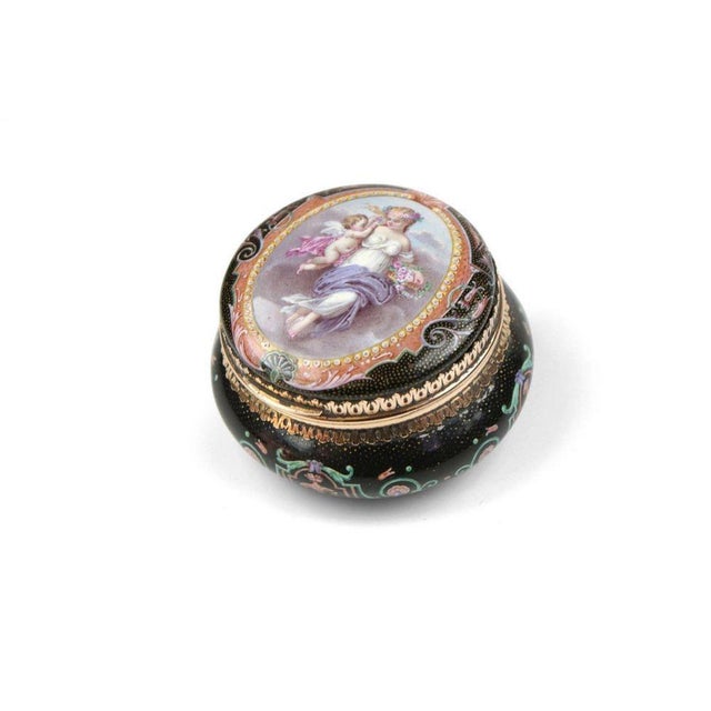 Metal French Gold Powder Box, 1860 For Sale - Image 7 of 7