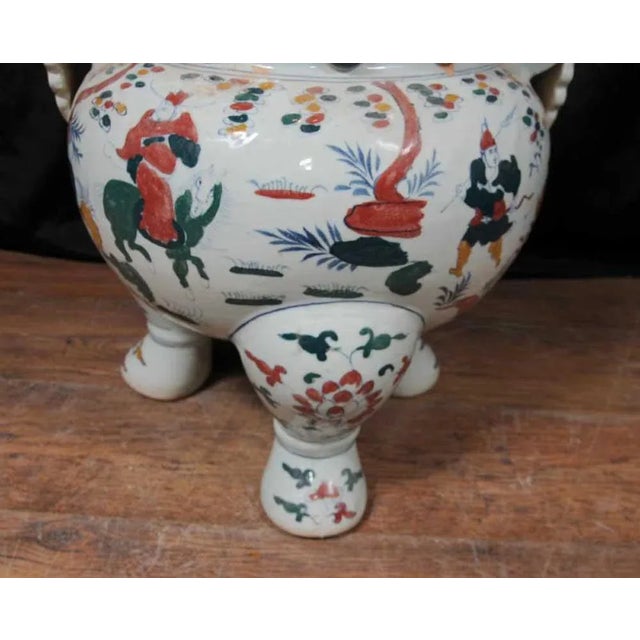 Japanese Arita Imari Koro Urn in Porcelain and Ceramic For Sale - Image 5 of 12