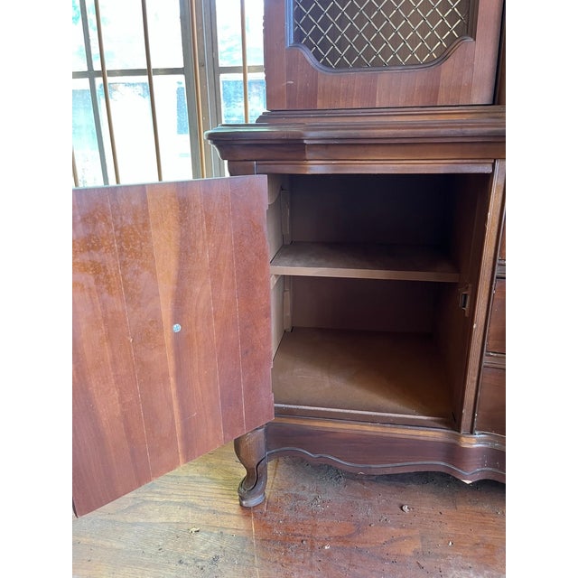 Mid 20th Century French Provincial Style China Cabinet — 2-Piece, Brass Lattice Doors, Serpentine Base For Sale - Image 11 of 13