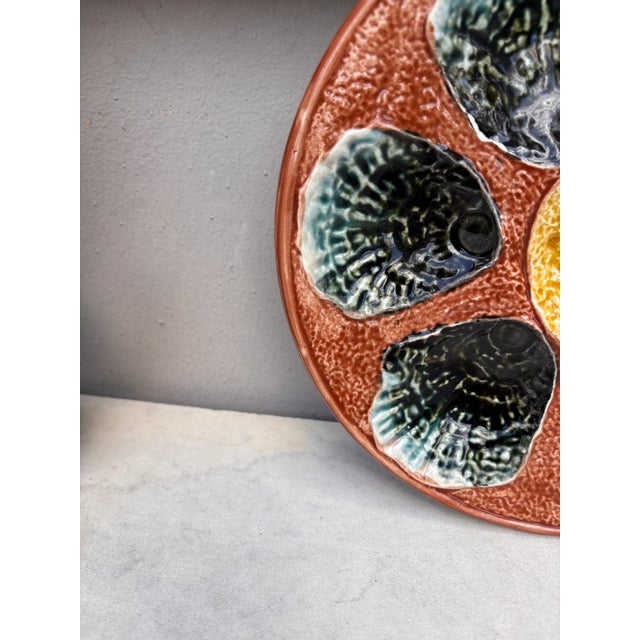 French Majolica Oyster Plate With Lemon Circa 1890 For Sale - Image 4 of 5